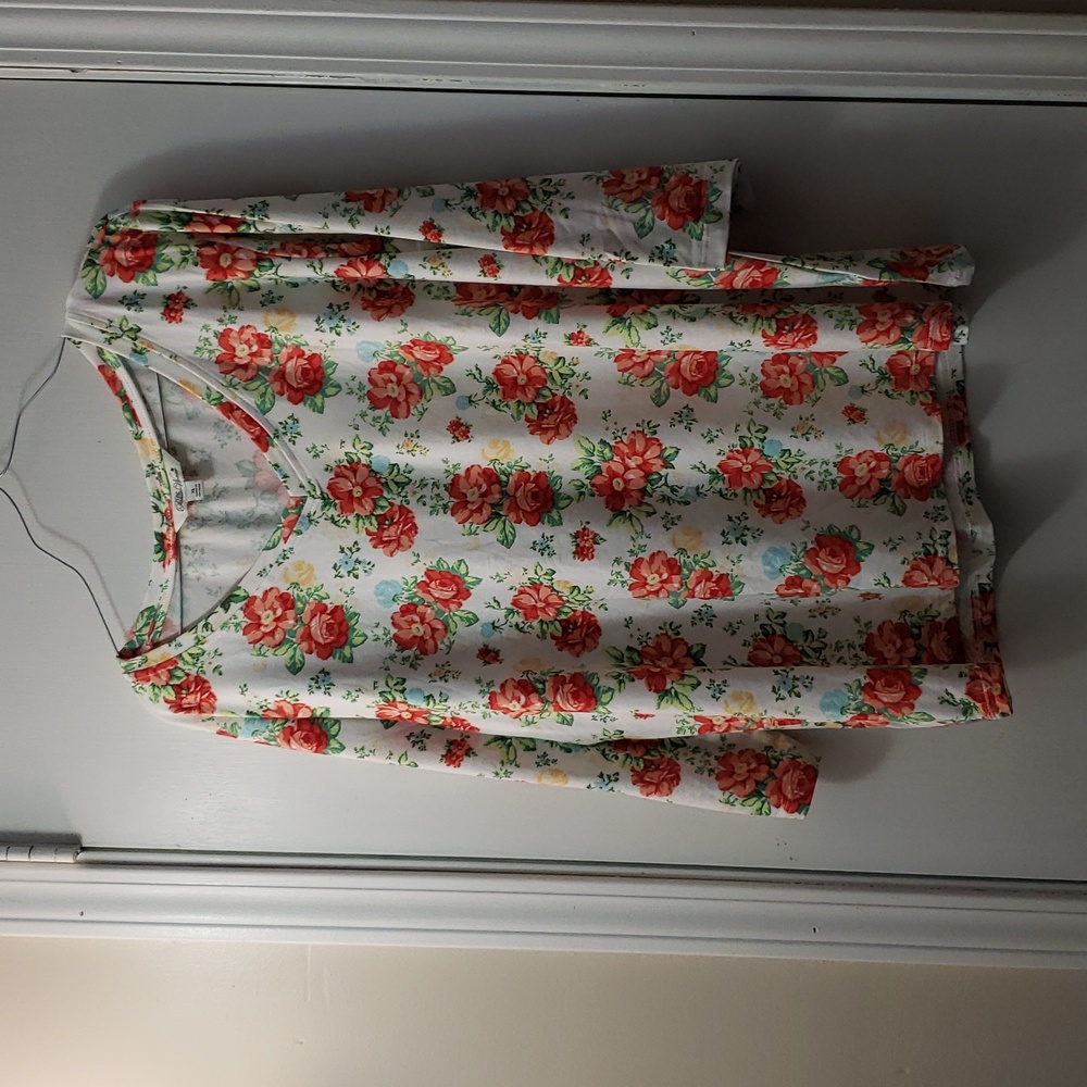 Pioneer woman shirt